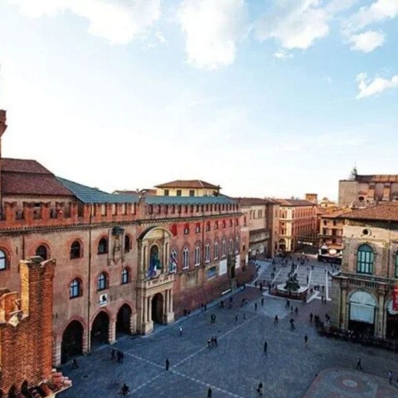 CHIARA FERRETTI RED "ALLIGATOR" FINE LEATHER BAG NEW - Picture 10 of 10